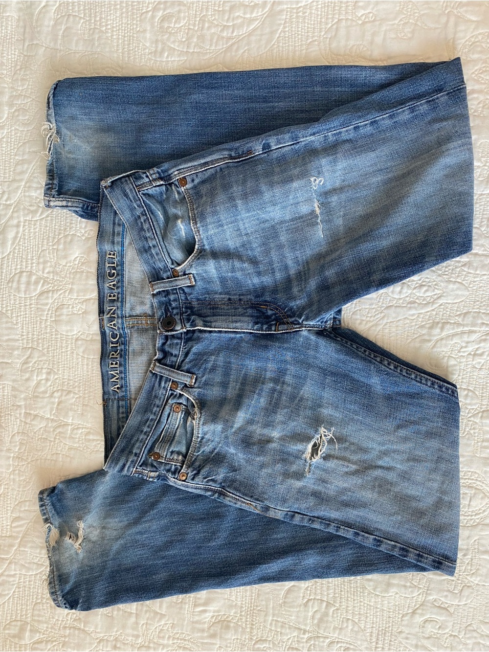 American Eagle Distressed Blue Jeans